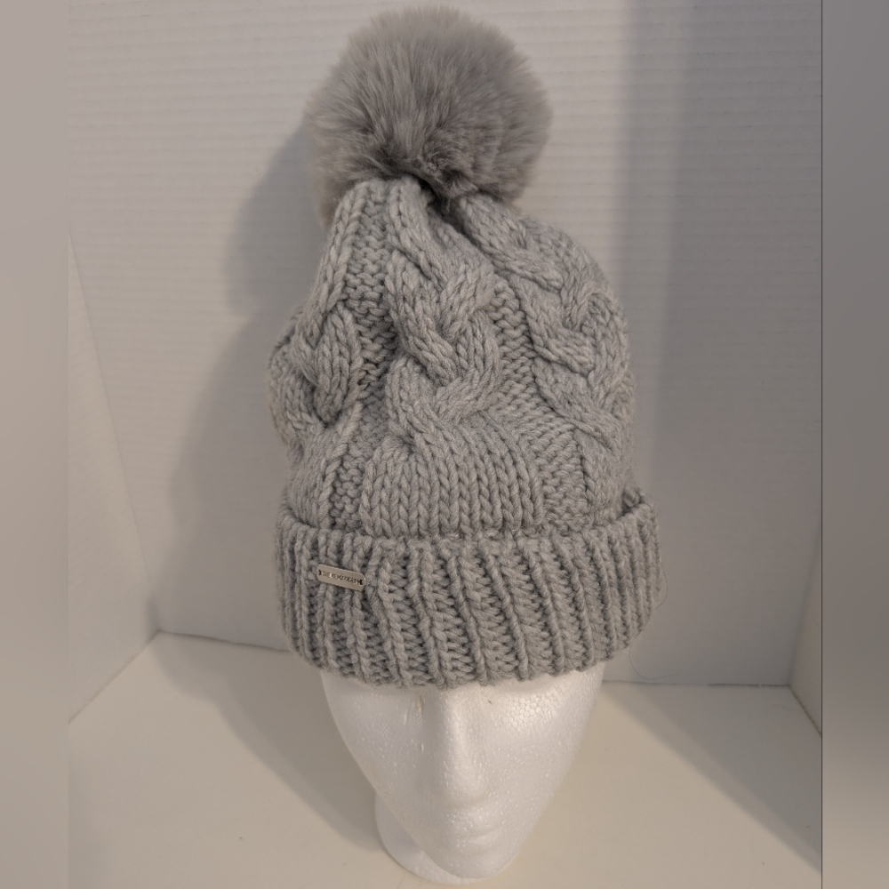 Steve Madden Cable Knit Fold over Gray Beanie‎ lined in Faux Fur with Pom NWOT